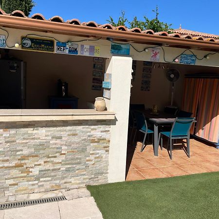 Villa Avec Piscine Gallargues Le Montueux Bagian luar foto