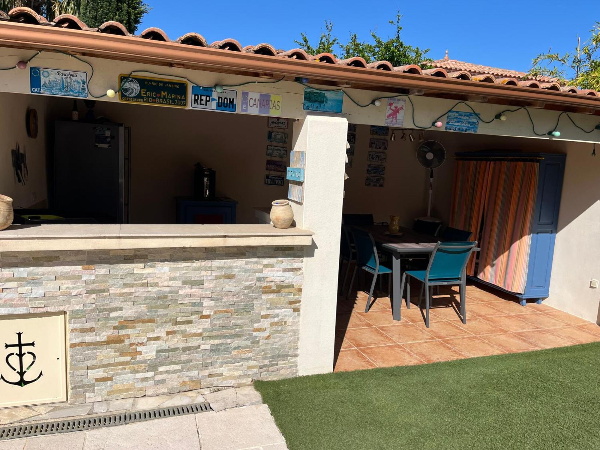 Villa Avec Piscine Gallargues Le Montueux Bagian luar foto