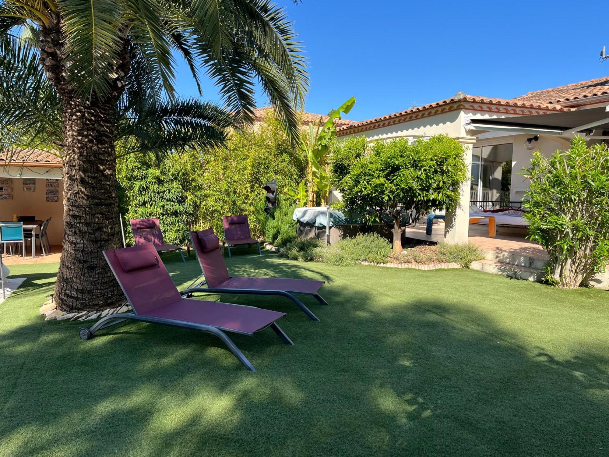 Villa Avec Piscine Gallargues Le Montueux Bagian luar foto